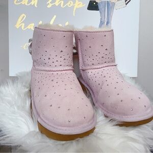 UGG big kid size 4 pink star and bow bootie